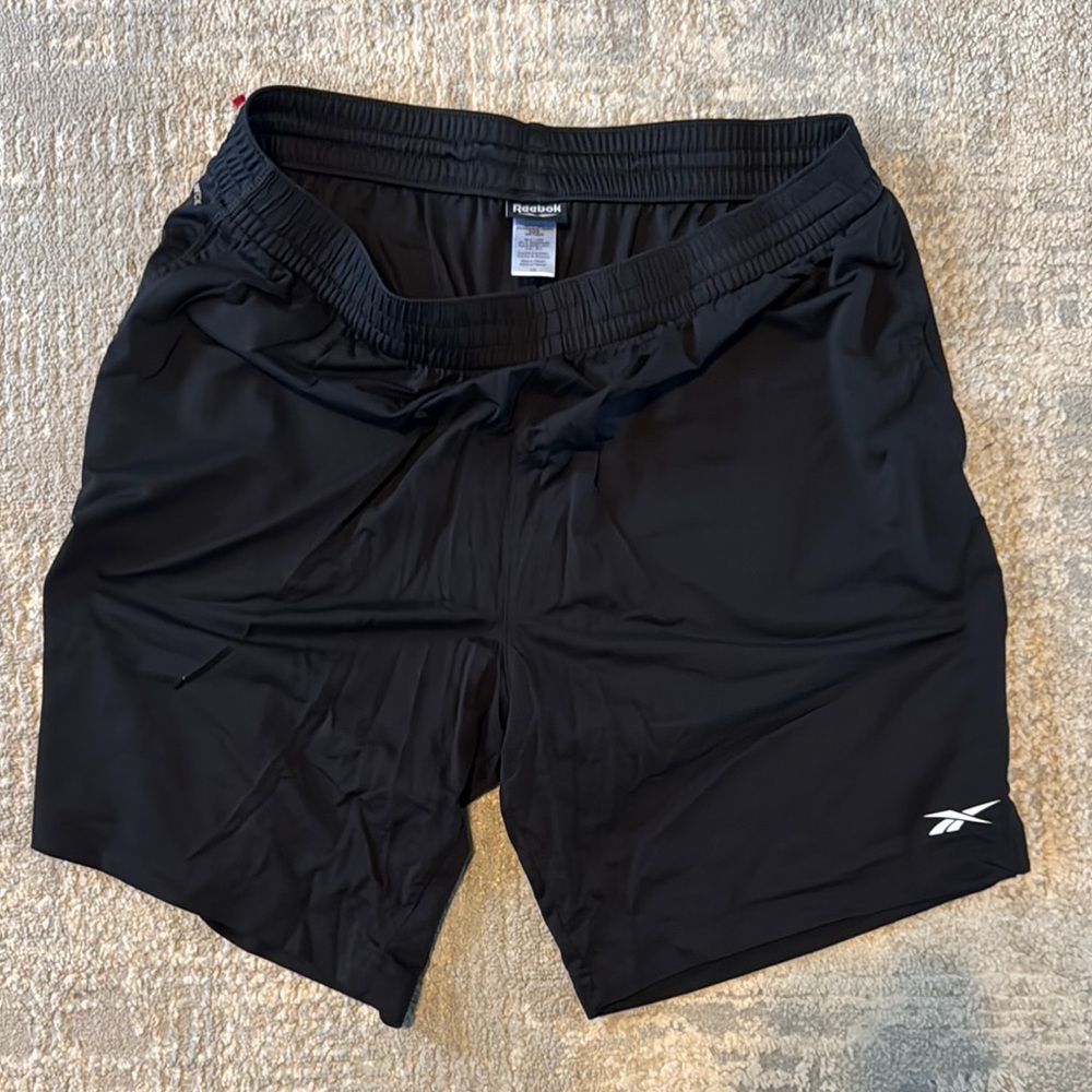Reebok Black Athletic Shorts Lightweight Versatile Design